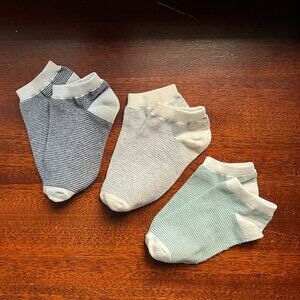 Old Navy microstripe ankle socks M *Free in bundle*